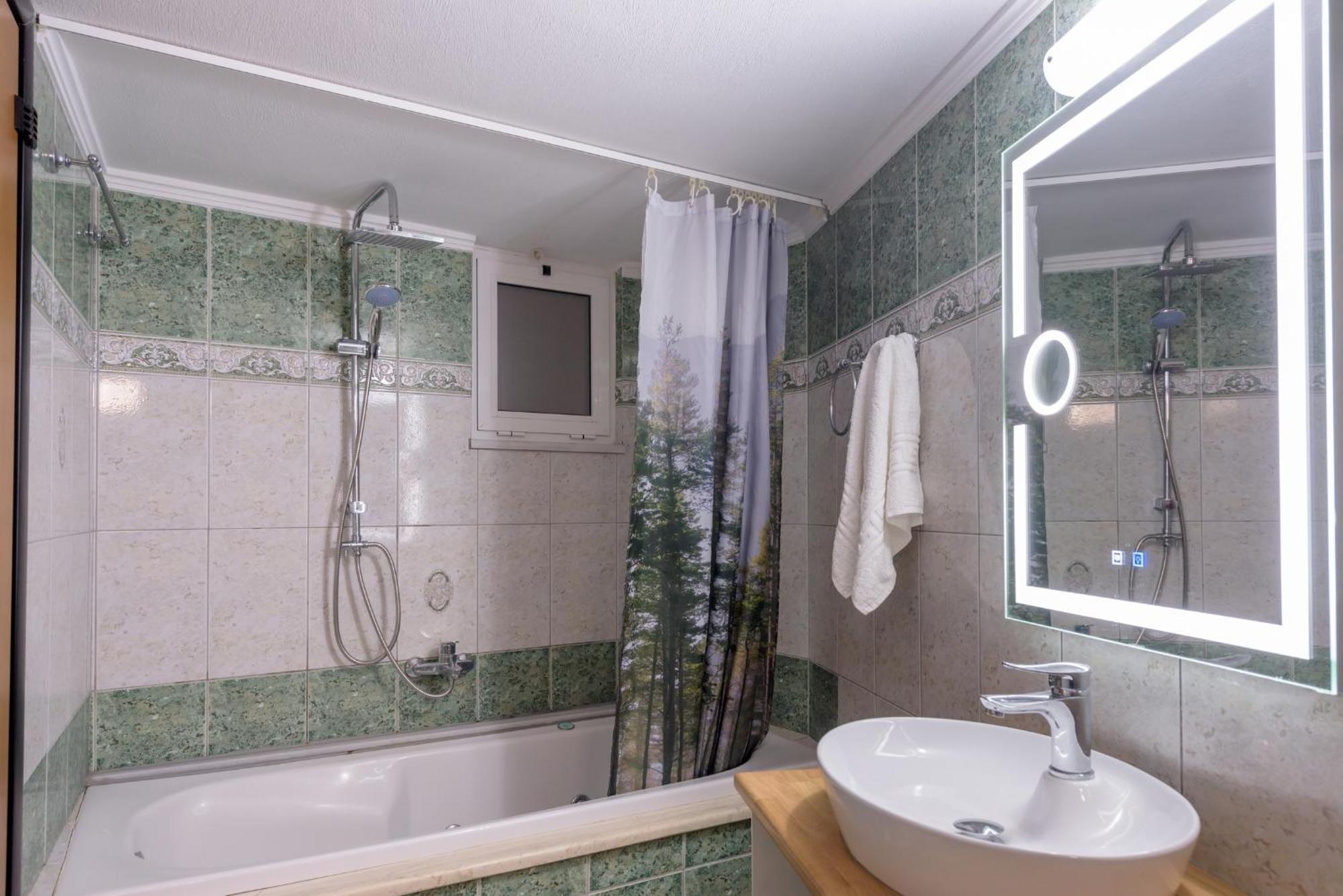 Astrinos Penthouse Old Town Netflix & Balcony Appartement